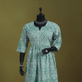 Green - flared cotton hand batik suit set (set of 2) 15