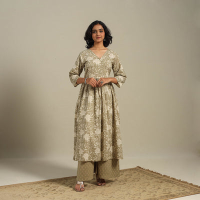 Green Flared Cotton Jaipur Print Kurta Set (Set of 2)