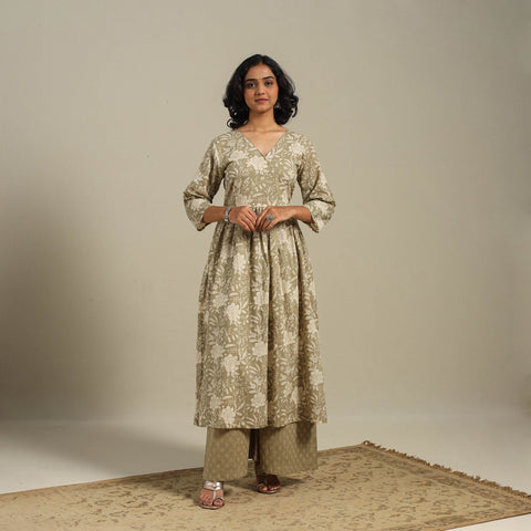 Green Flared Cotton Jaipur Print Kurta Set (Set of 2)