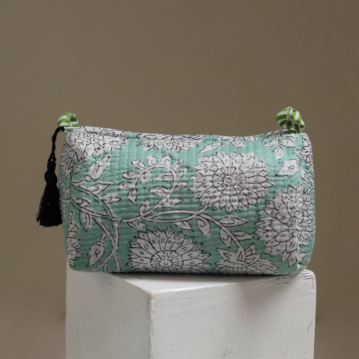 Floral hand block print quilted toiletry bags (set of 3) 01