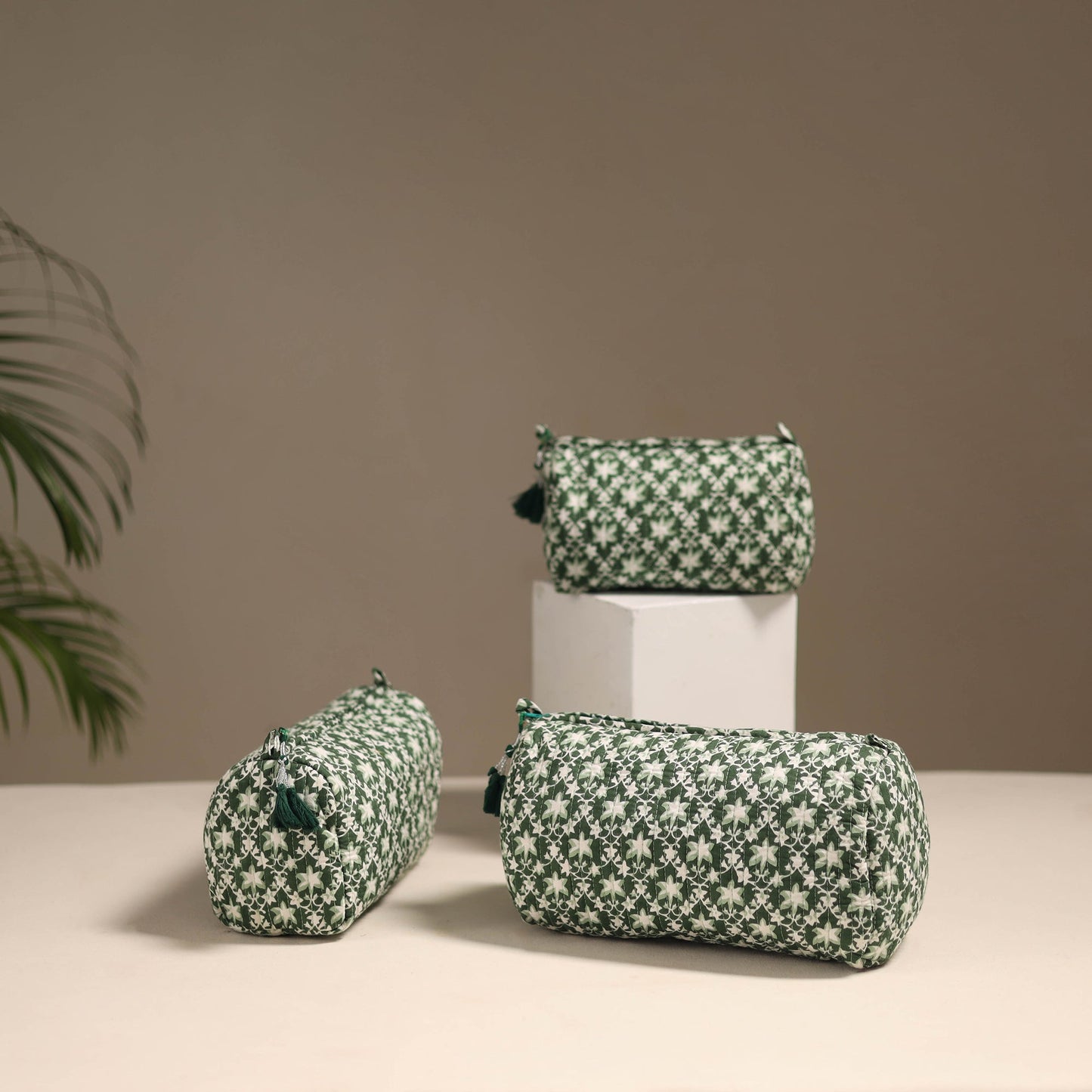 Green - floral hand quilted toiletry bags (set of 3) 13