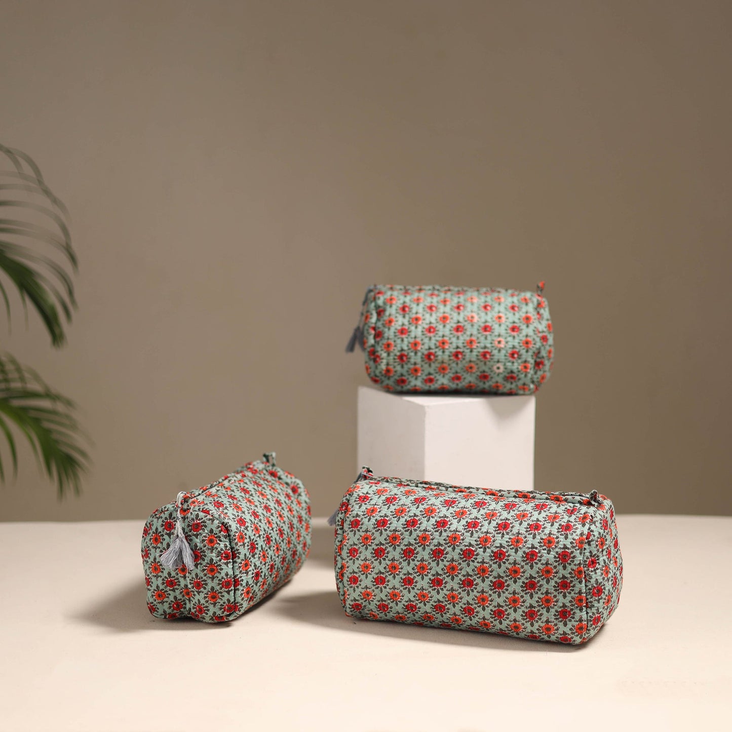 Green - floral hand quilted toiletry bags (set of 3) 21