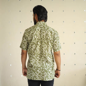 Green Half Sleeve Cotton Men Hand Batik Print Shirt