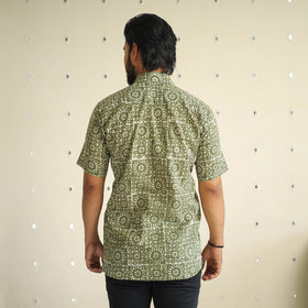 Green Half Sleeve Cotton Men Hand Batik Print Shirt