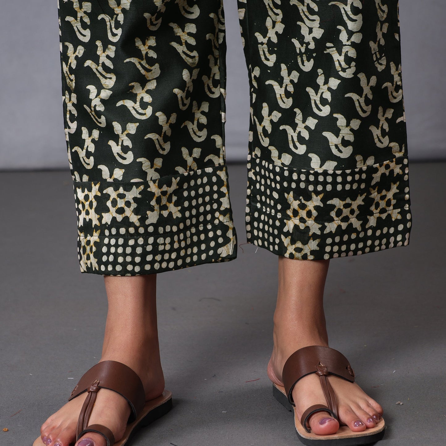 Buy Hand Batik Printing Chanderi Silk Kurta with Palazzo & Dupatta Set Online at iTokri.com