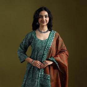 Hand block batik print cotton suit set with dupatta