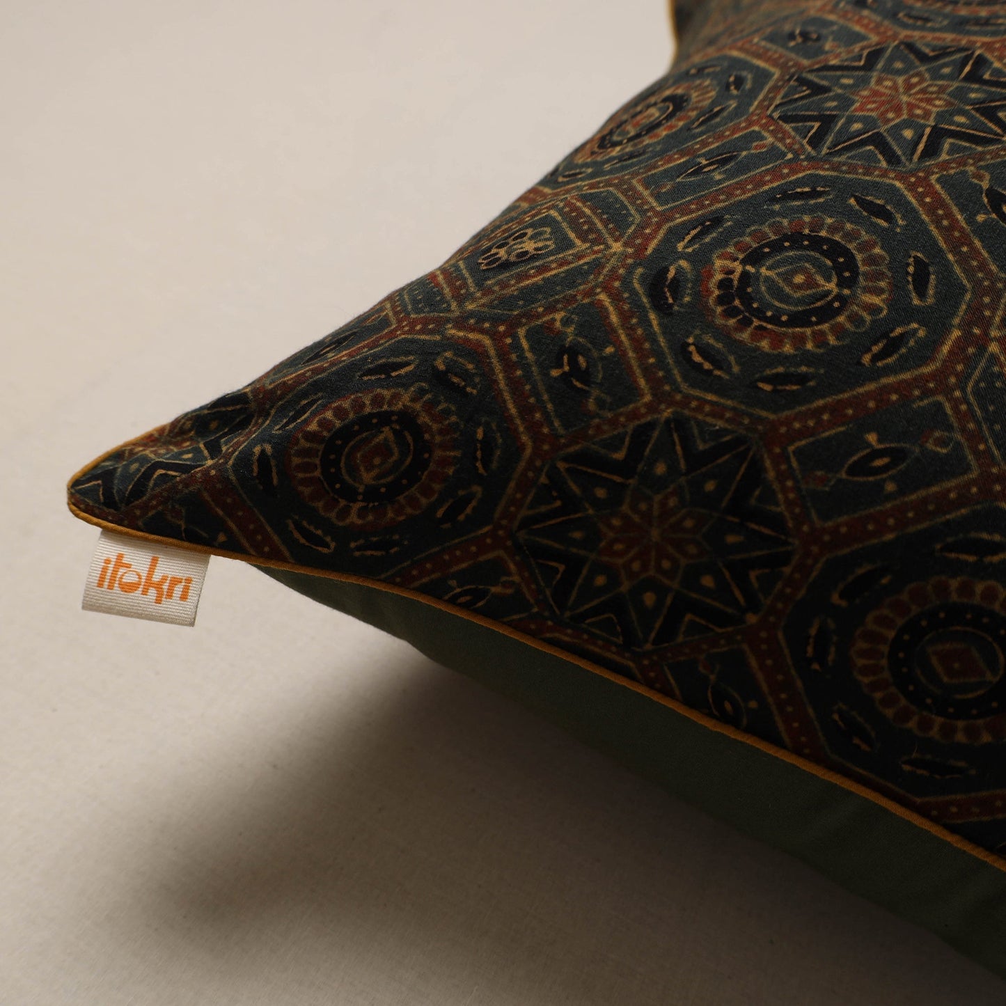 Hand cushion cover 33 - handcrafted