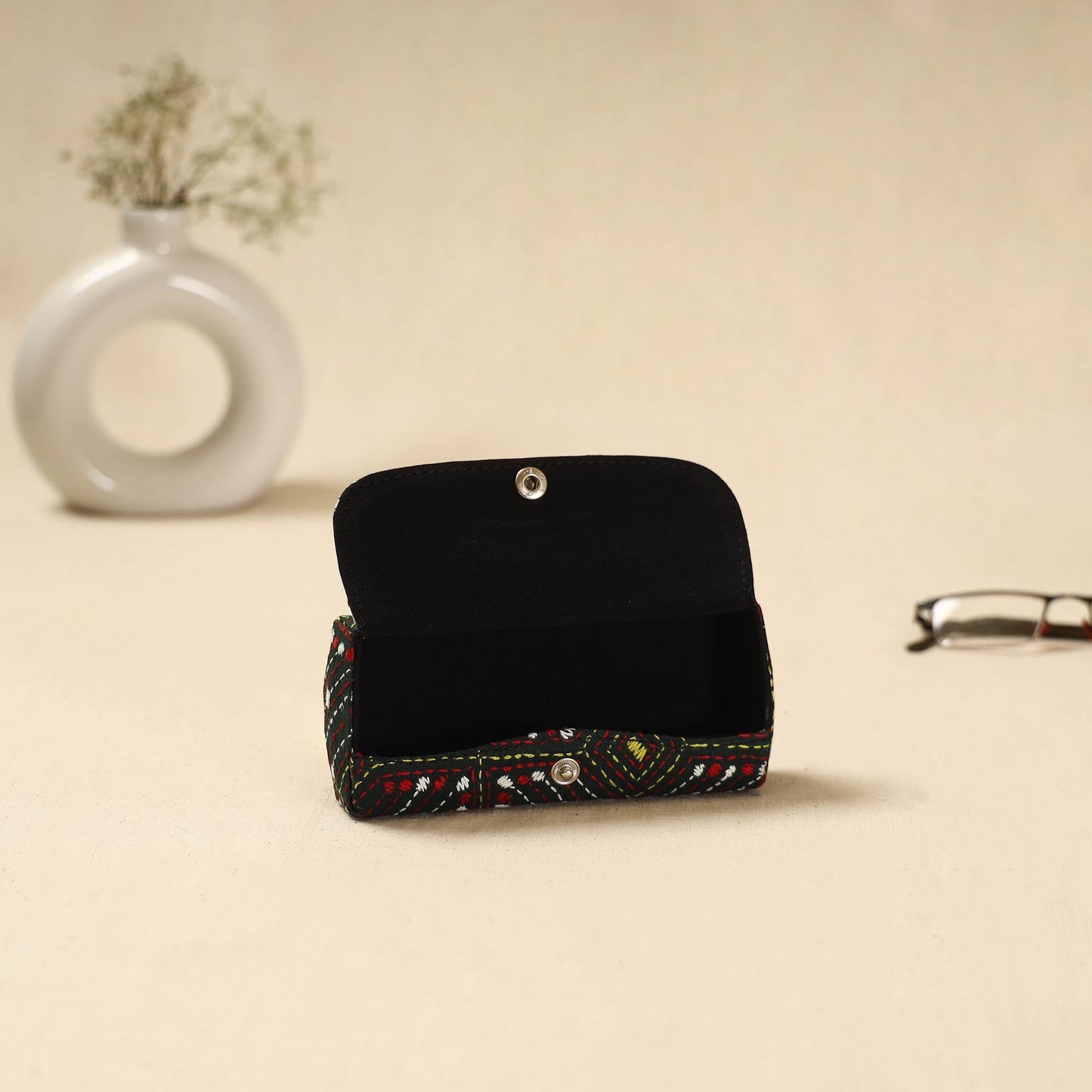 Handcrafted bengal kantha work spectacle case 06