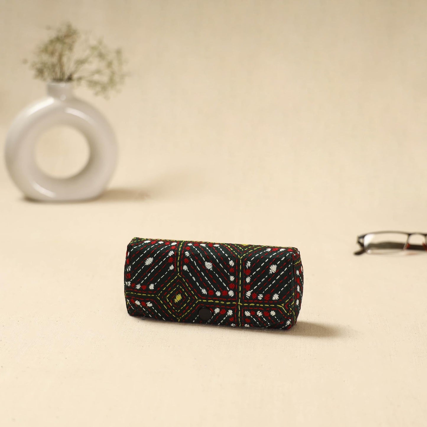 Handcrafted bengal kantha work spectacle case 06