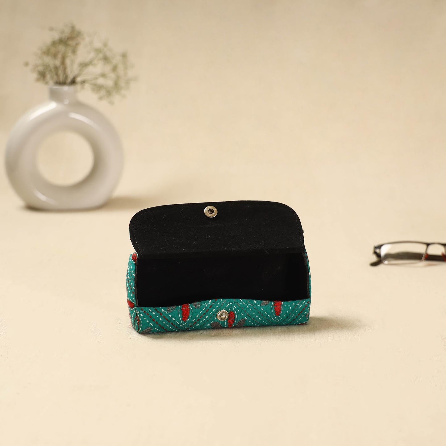 Handcrafted bengal kantha work spectacle case 22