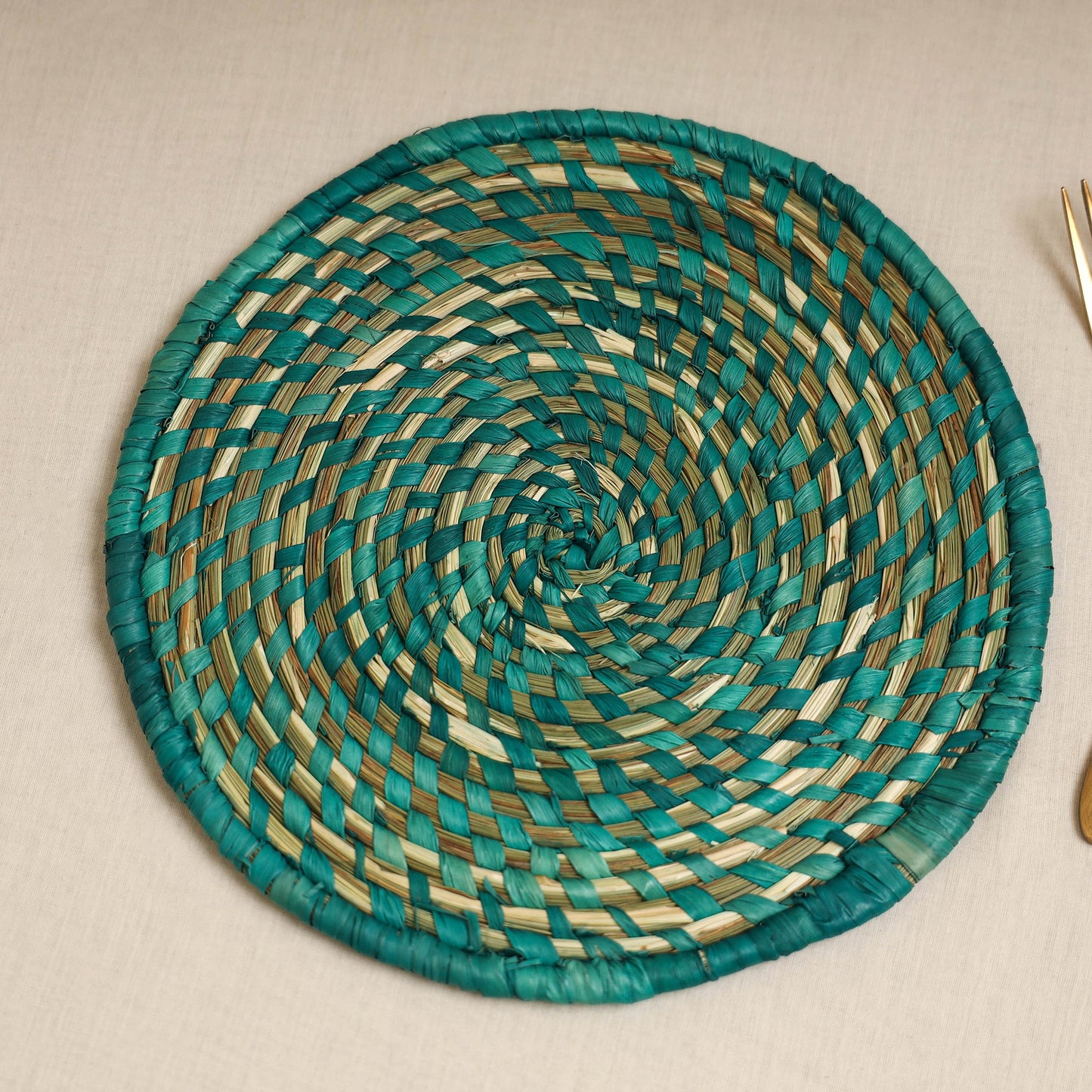 Green - handcrafted eco-friendly sabai grass spiral mat 06
