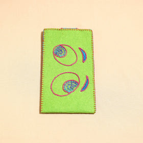 Green Handcrafted Embroidered Felt Mobile Pouch 