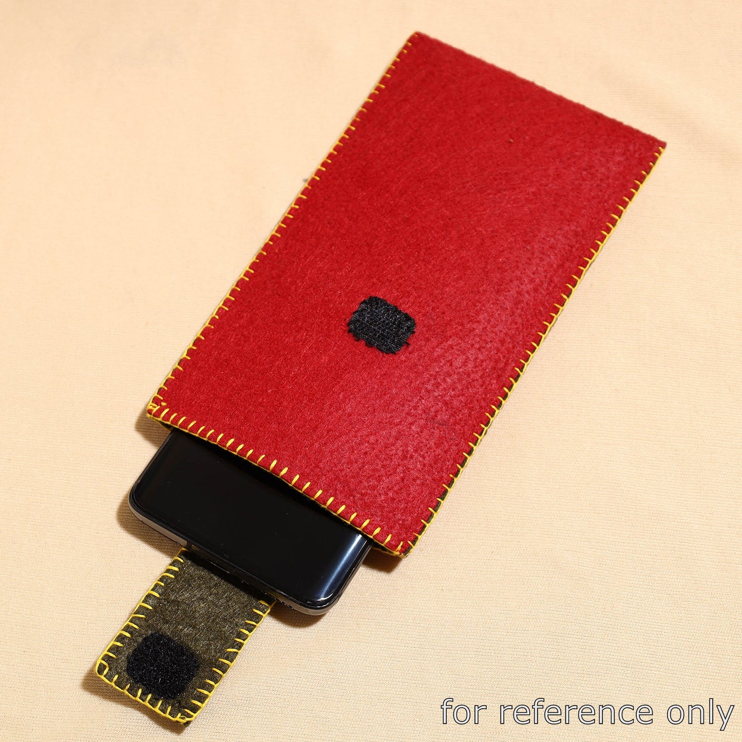 Green Handcrafted Embroidered Felt Mobile Pouch 