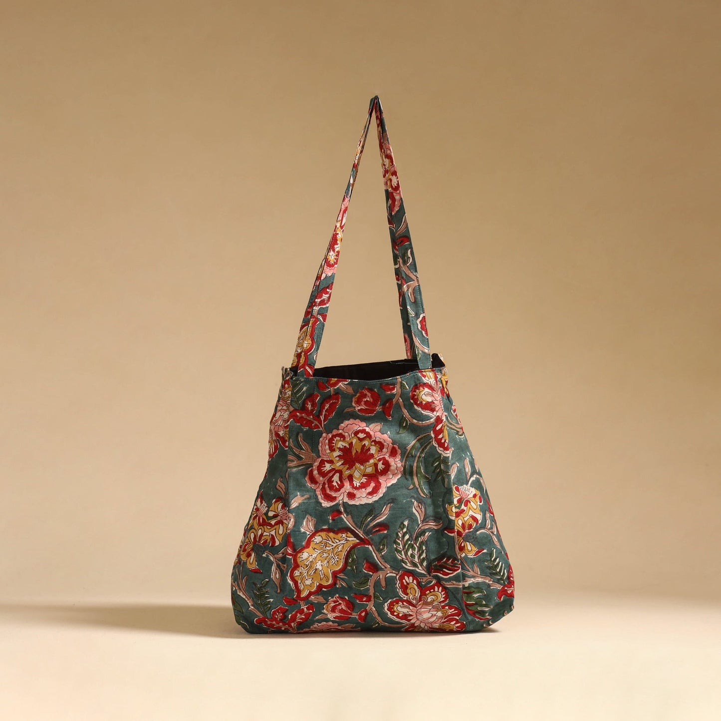 Handcrafted fabric jhola bag 26