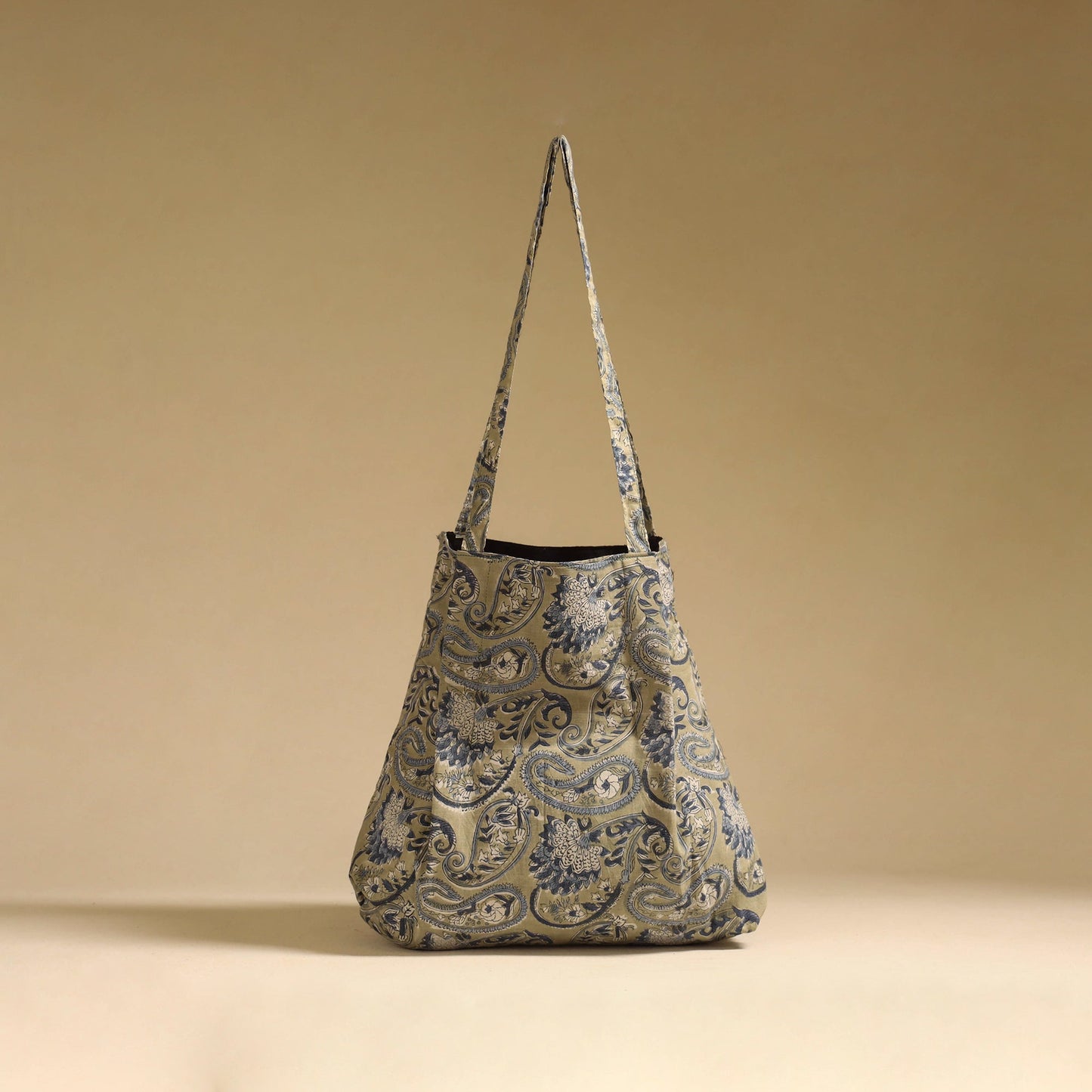 Handcrafted fabric jhola bag 28