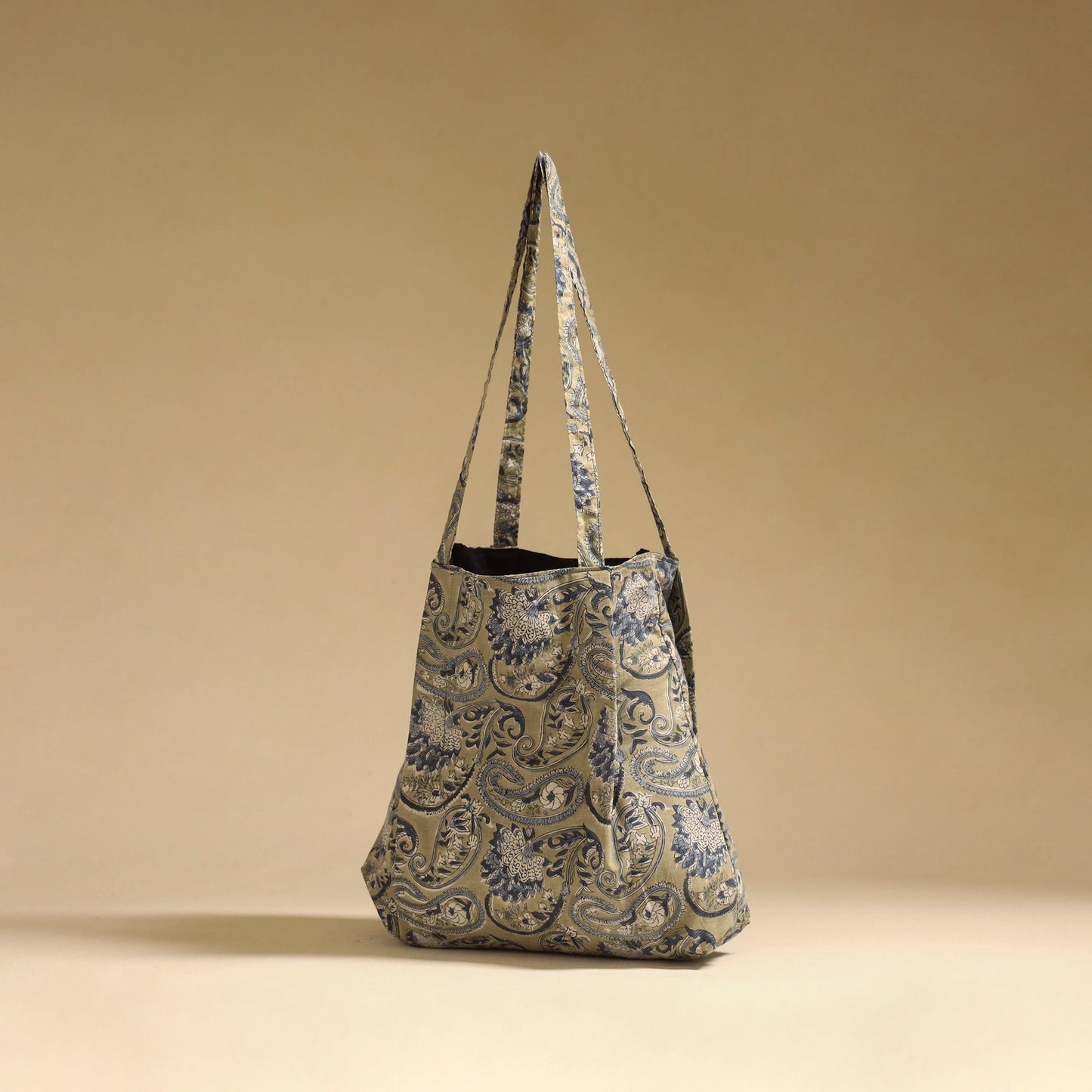 Handcrafted fabric jhola bag 28