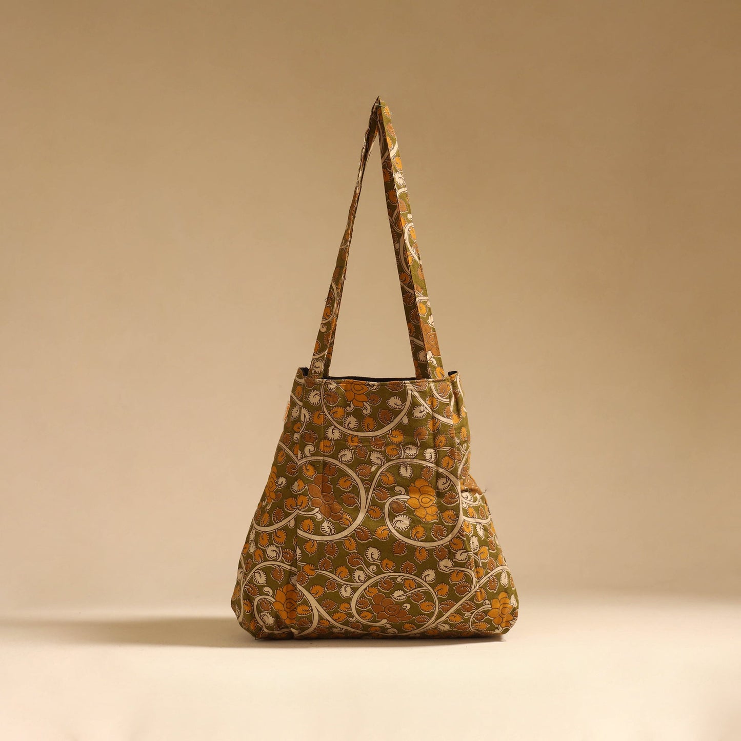 Handcrafted fabric jhola bag 39