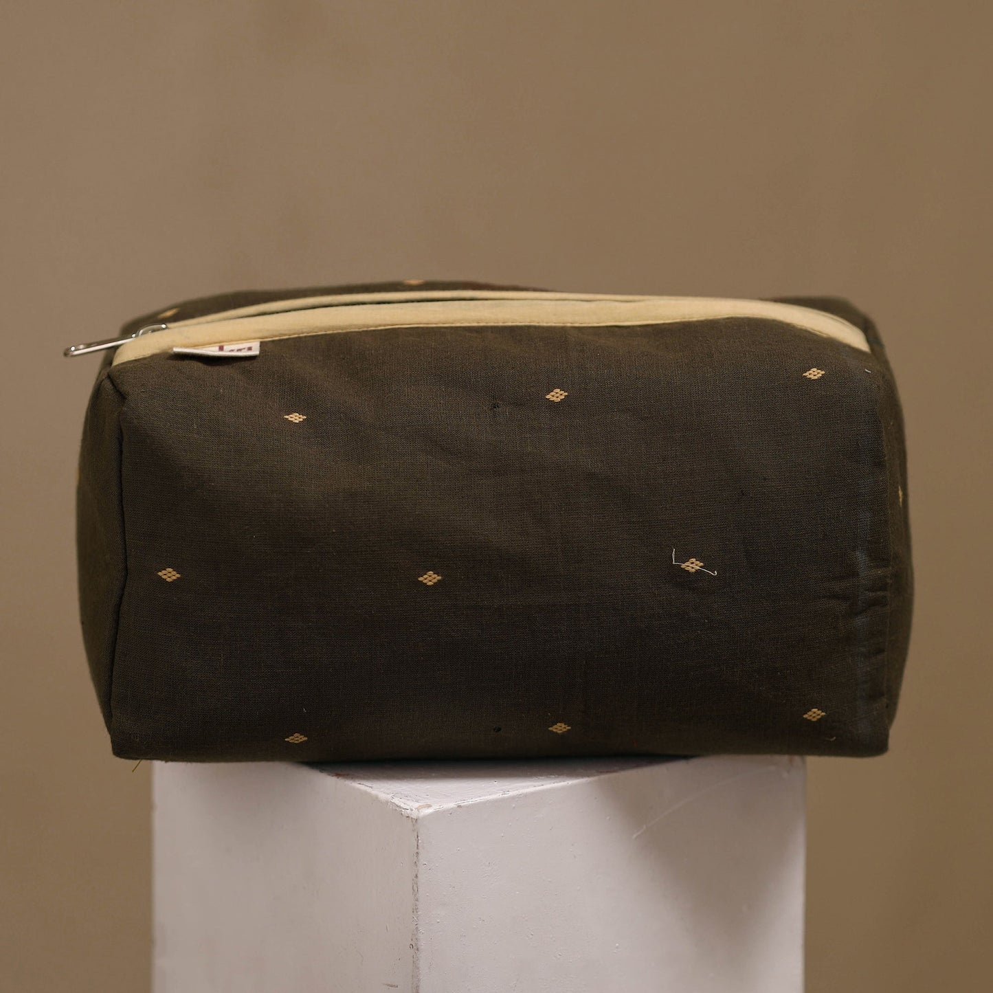 Handcrafted fabric toiletry bags (set of 3) 23