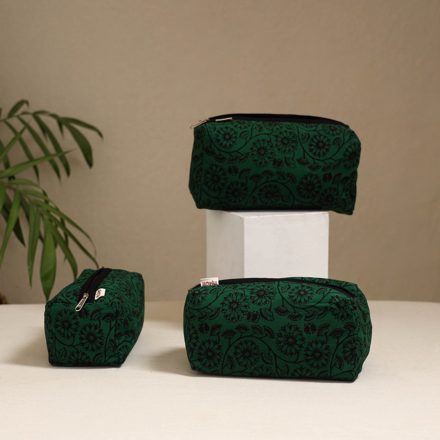 Handcrafted fabric toiletry bags (set of 3) 28