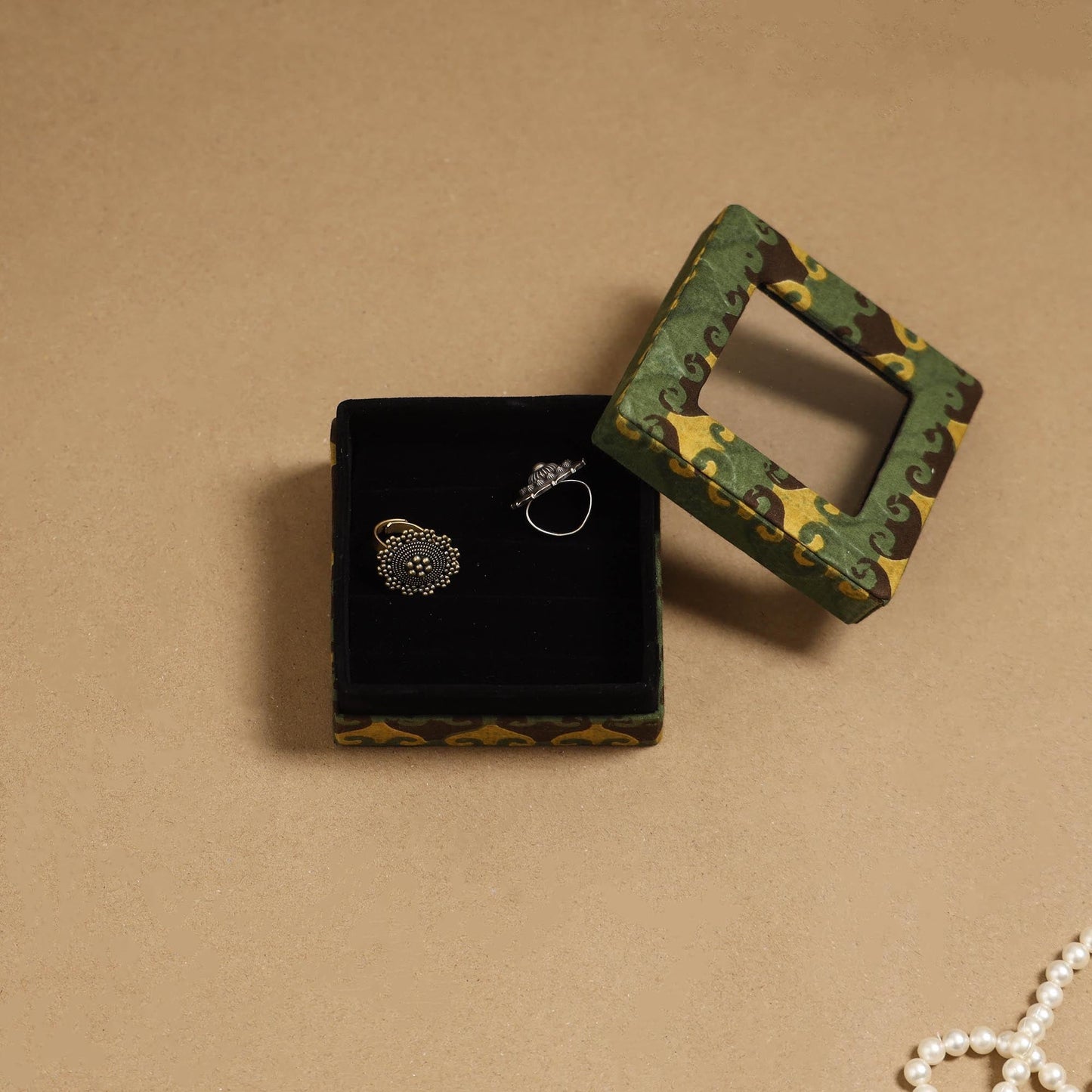 Handcrafted printed fabric ring/earring box 37