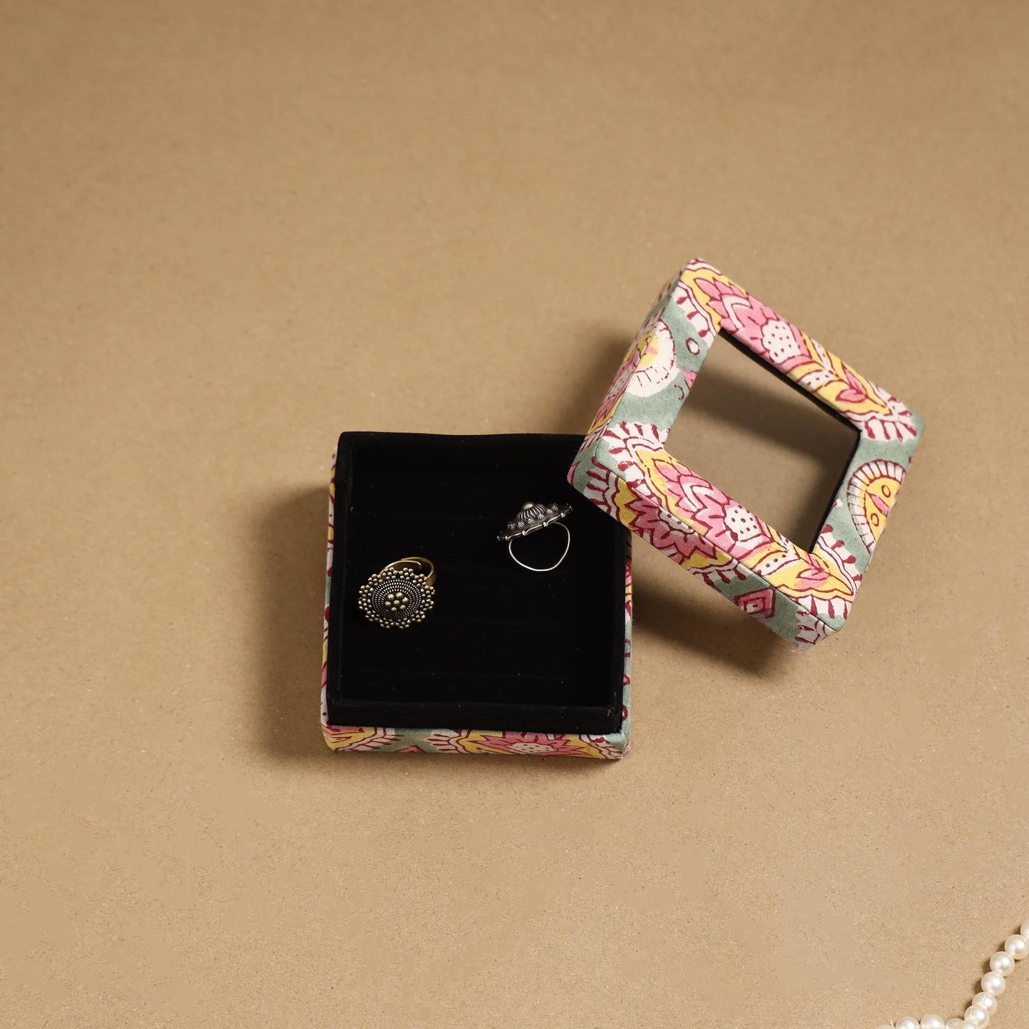 Handcrafted printed fabric ring/earring box 40