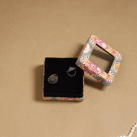 Handcrafted printed fabric ring/earring box 40