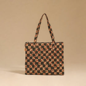 Handcrafted quilted handbag 01