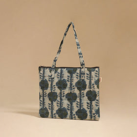 Handcrafted quilted handbag 04