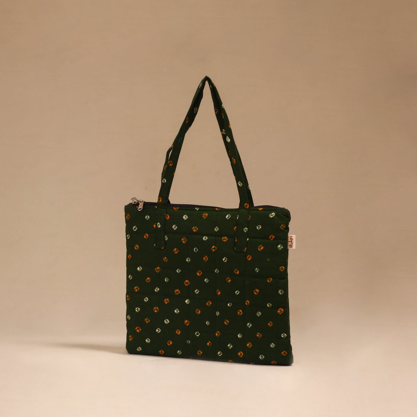 Handcrafted quilted handbag 09