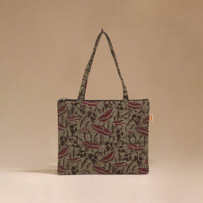 Handcrafted quilted handbag 13