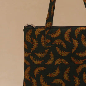 Handcrafted quilted handbag 18