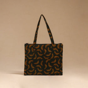 Handcrafted quilted handbag 18