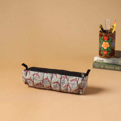 Handcrafted quilted pencil pouch 17