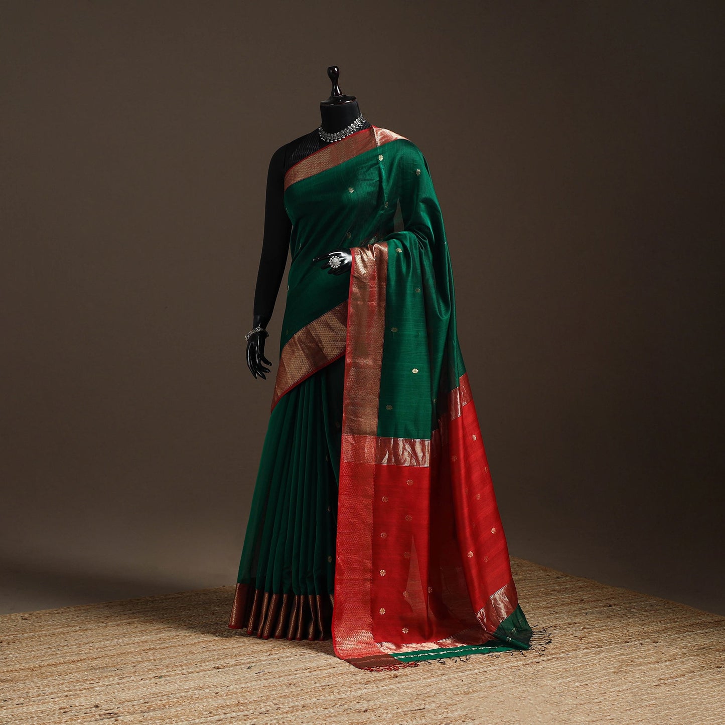 Green - handloom buti maheshwari saree with zari border 40