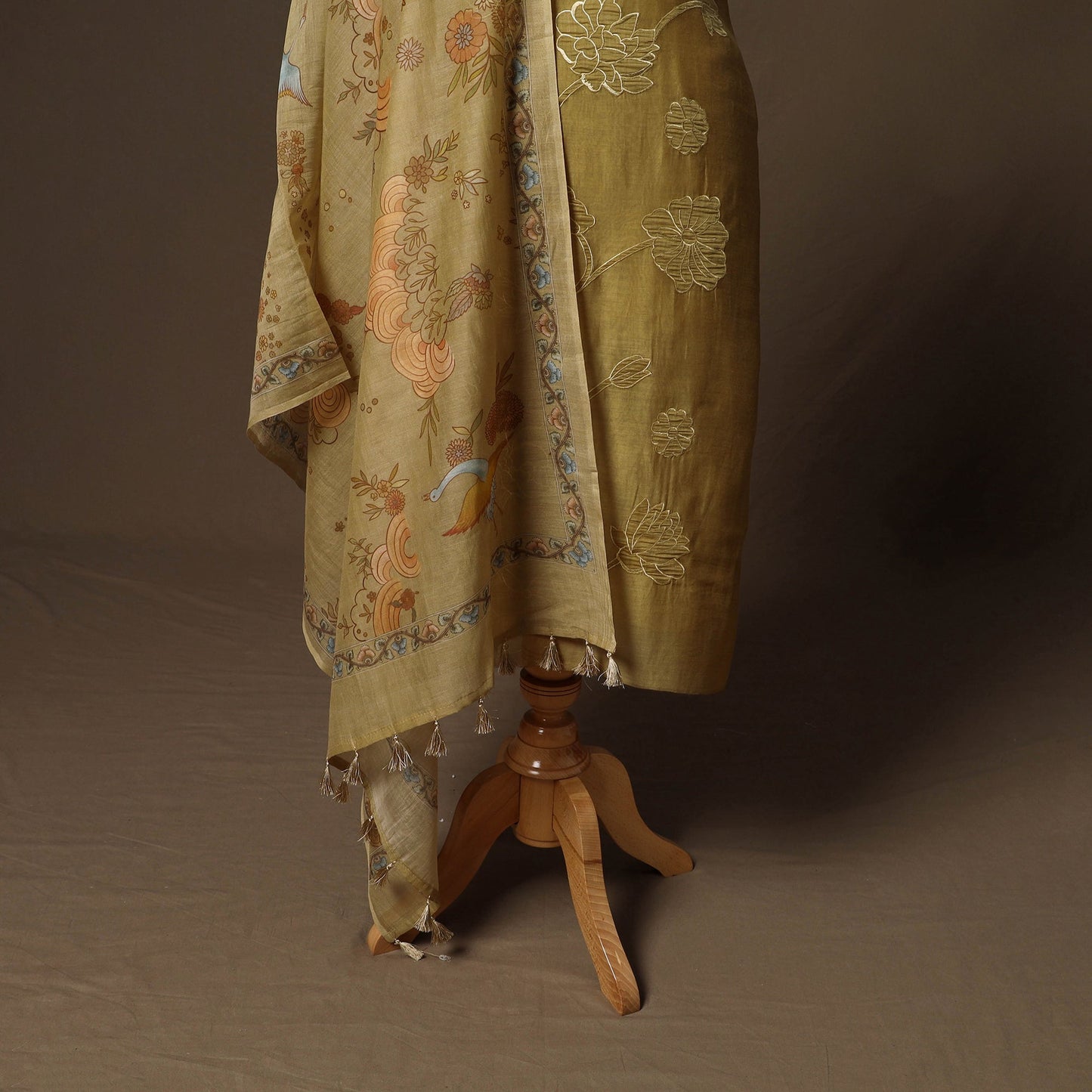 Handloom chanderi silk thread work 3pc unstitched dress