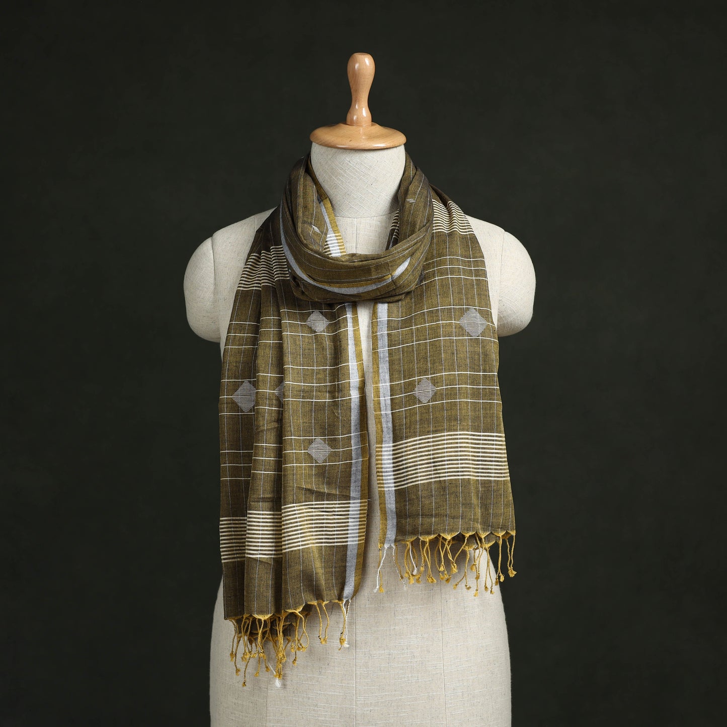 Handloom cotton burdwan jamdani stole with tassels 07