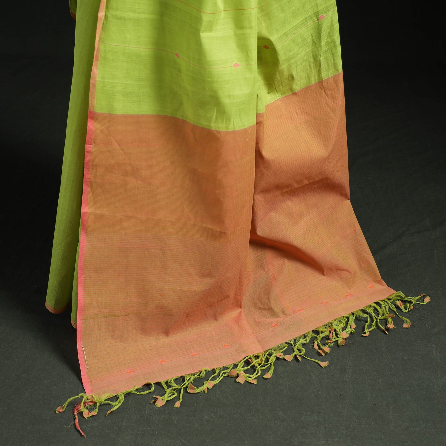 Green - handloom cotton buti srikakulam jamdani saree 15