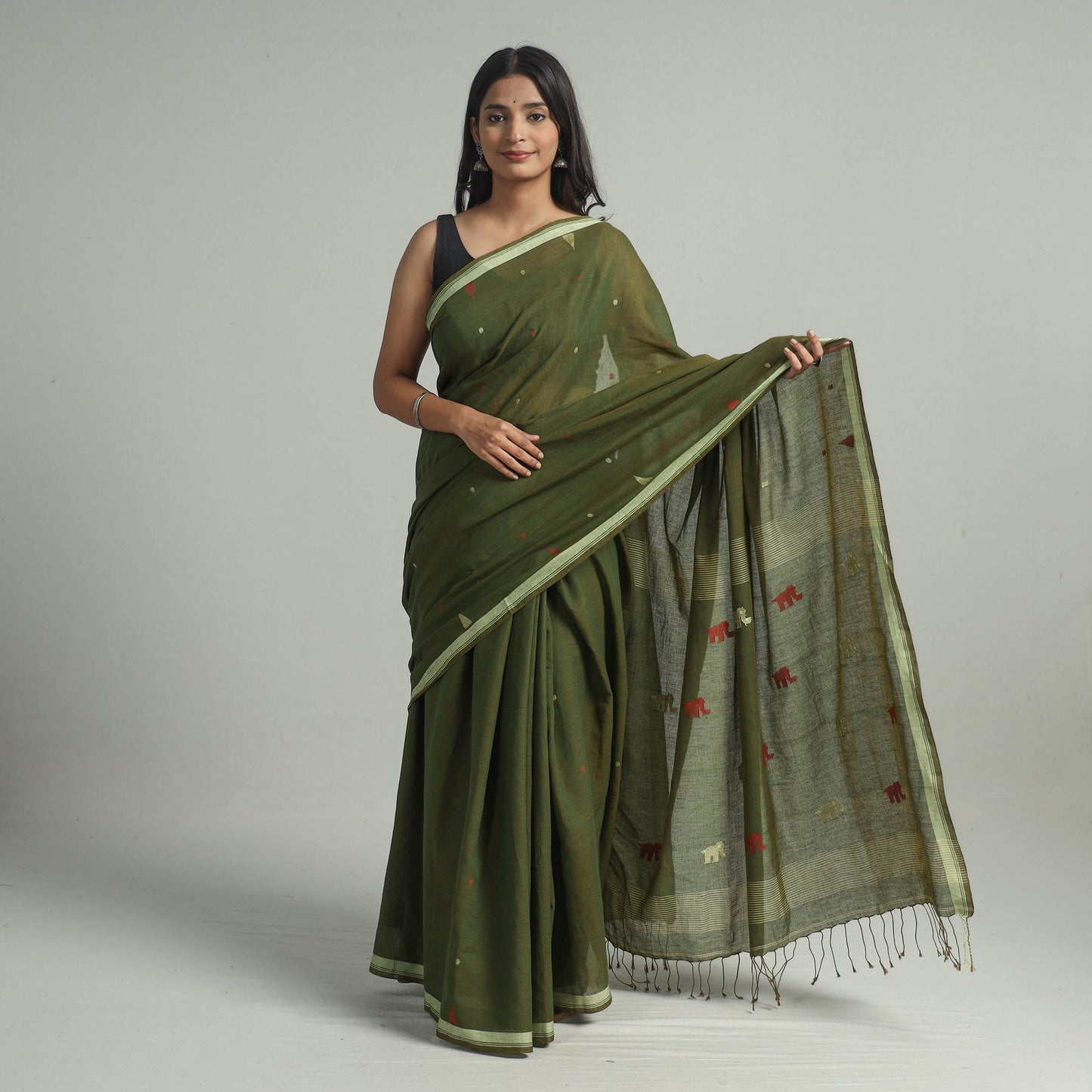  Handloom Cotton Phulia Jamdani Saree with Tassels 