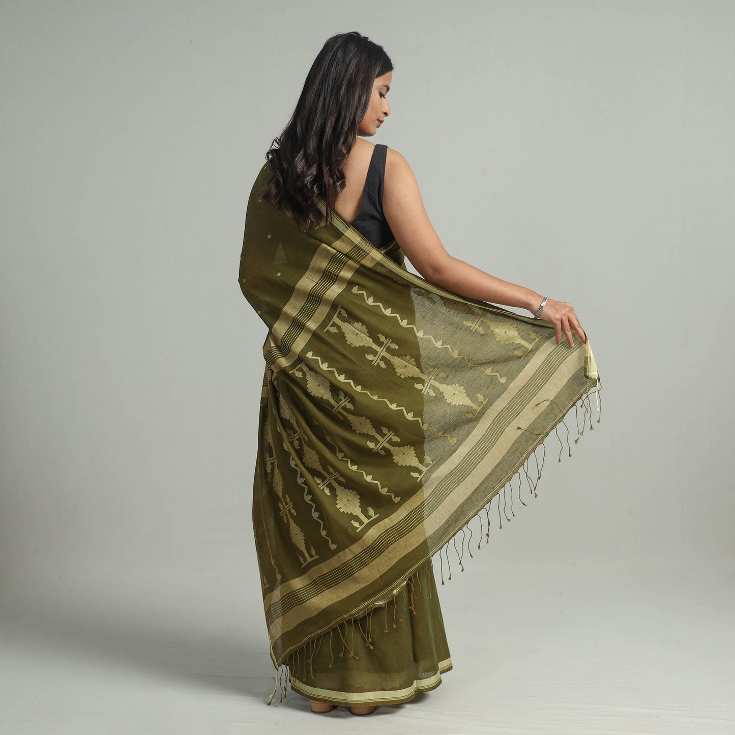 Green - handloom cotton phulia jamdani saree with tassels