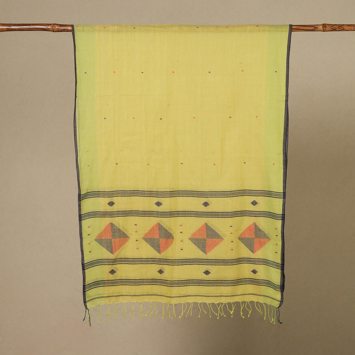 Green - handloom cotton phulia jamdani stole with tassels