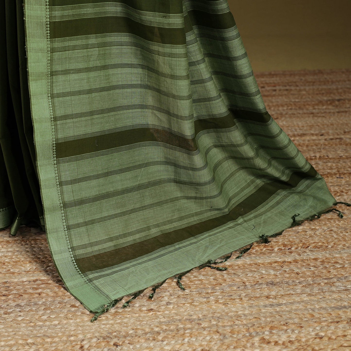 Green - handloom cotton thread border mangalagiri saree 16