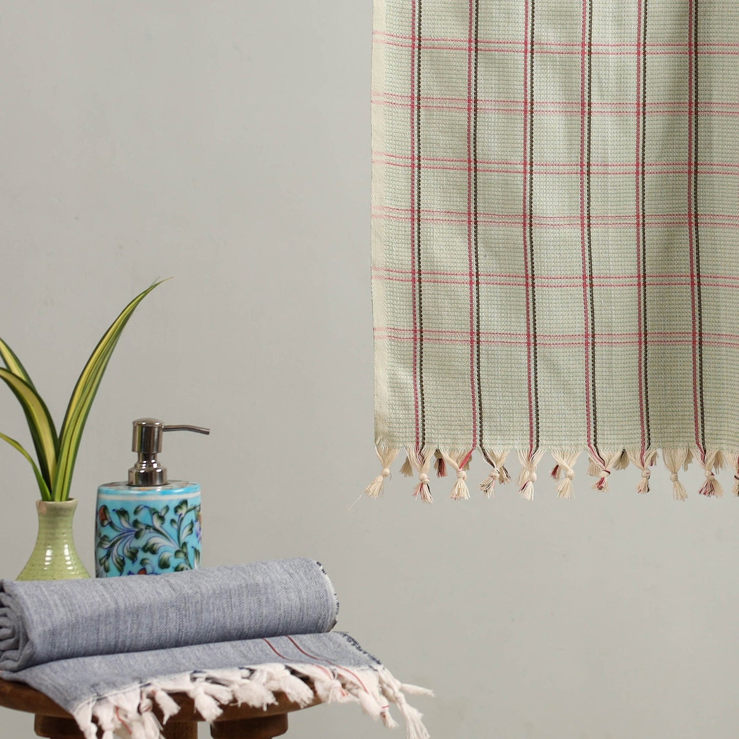 Buy Handloom Fine Cotton Checks Bath Towel