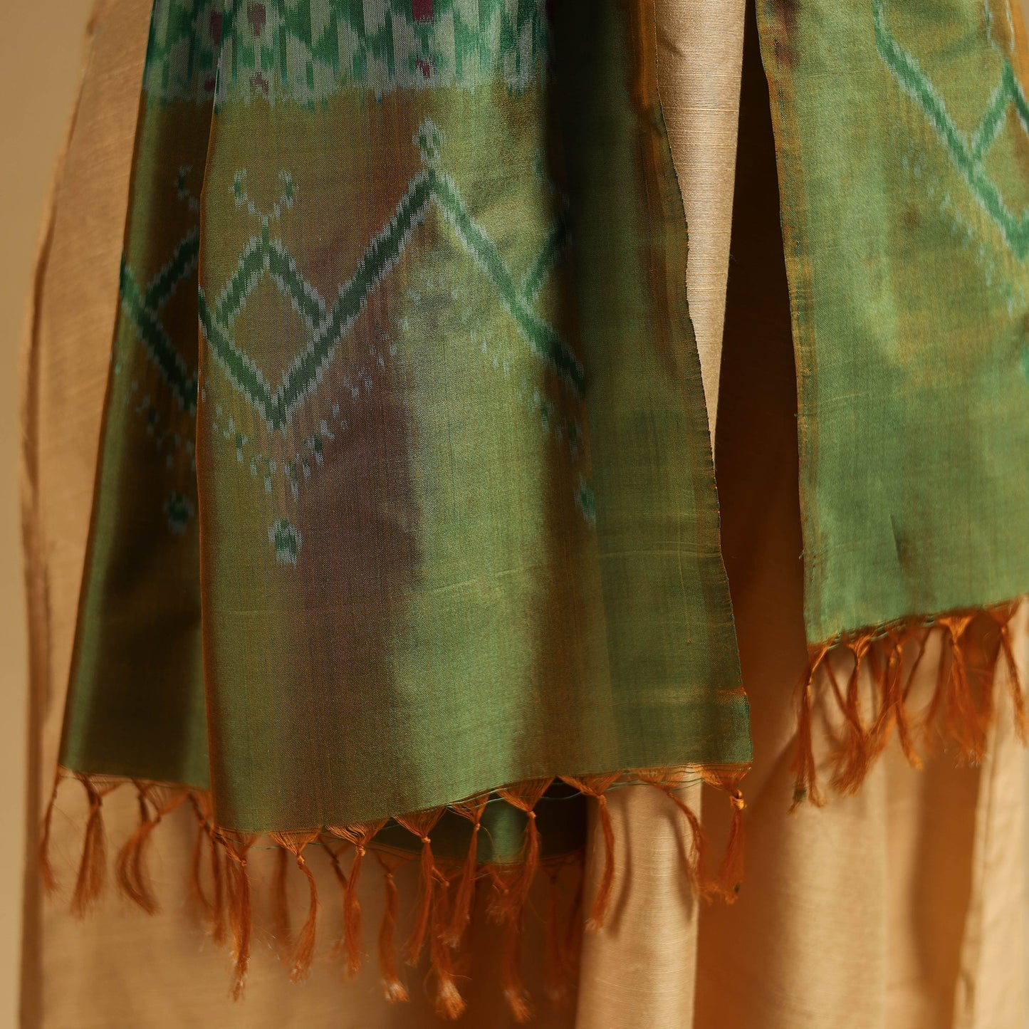 Green - Handloom Mulberry Silk Pochampally Ikat Stole 05