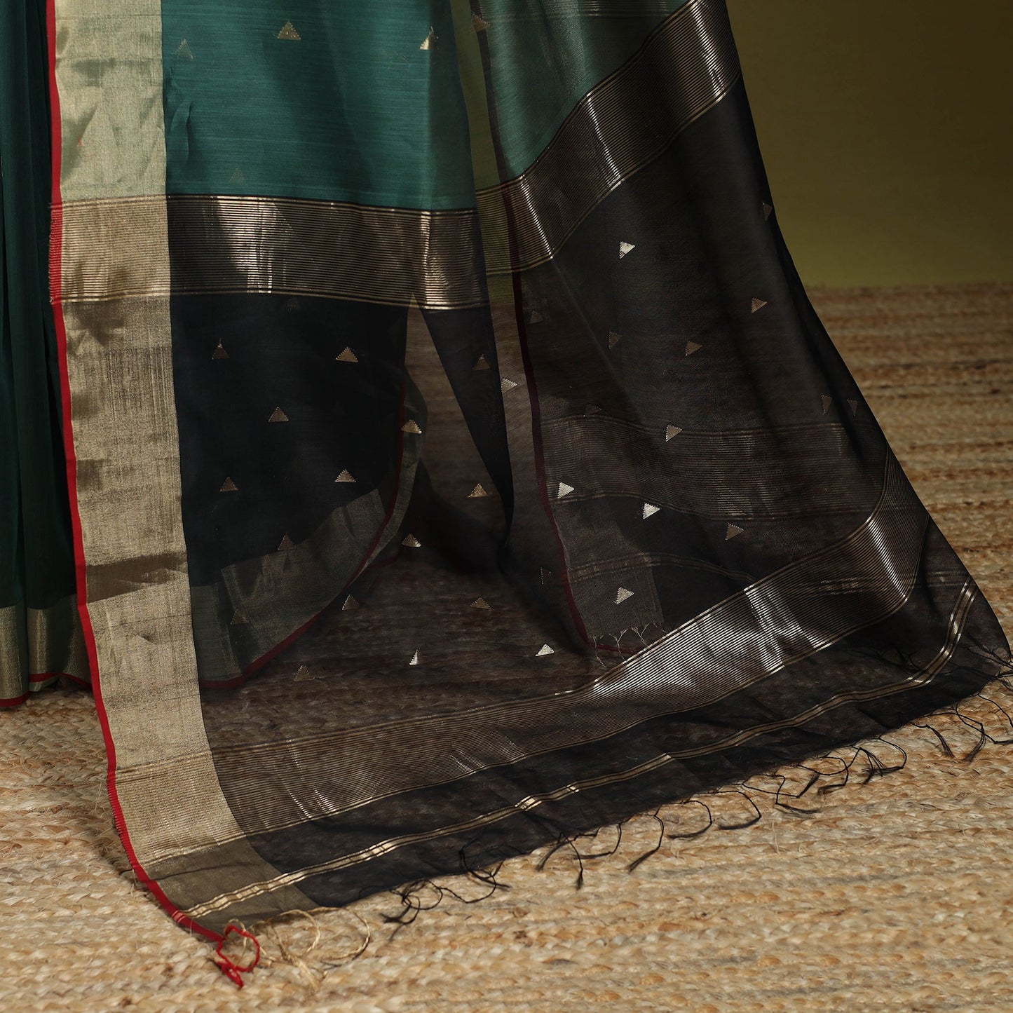 Green - handloom silk cotton buti maheshwari saree
