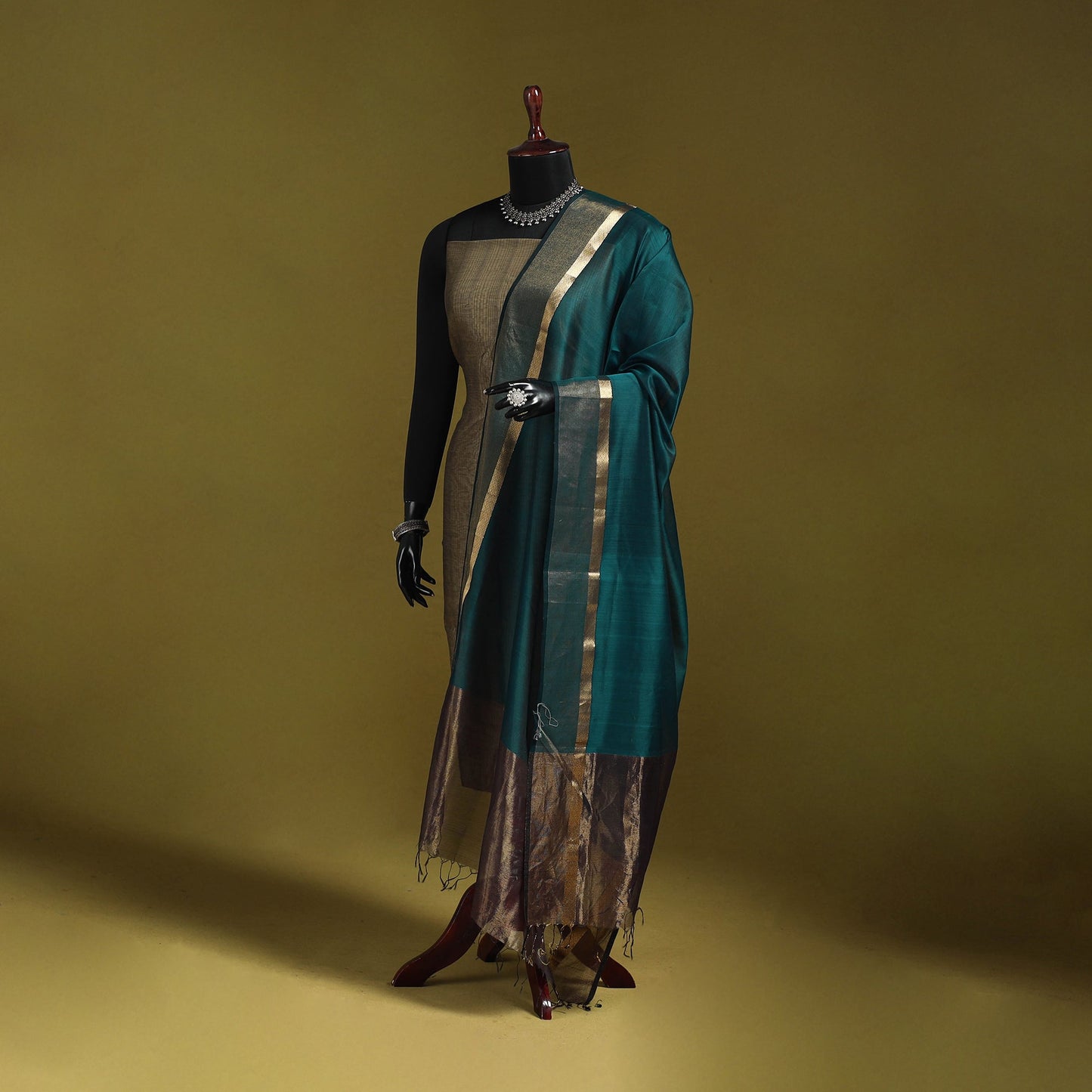 Handloom silk cotton maheshwari dupatta with zari border 30