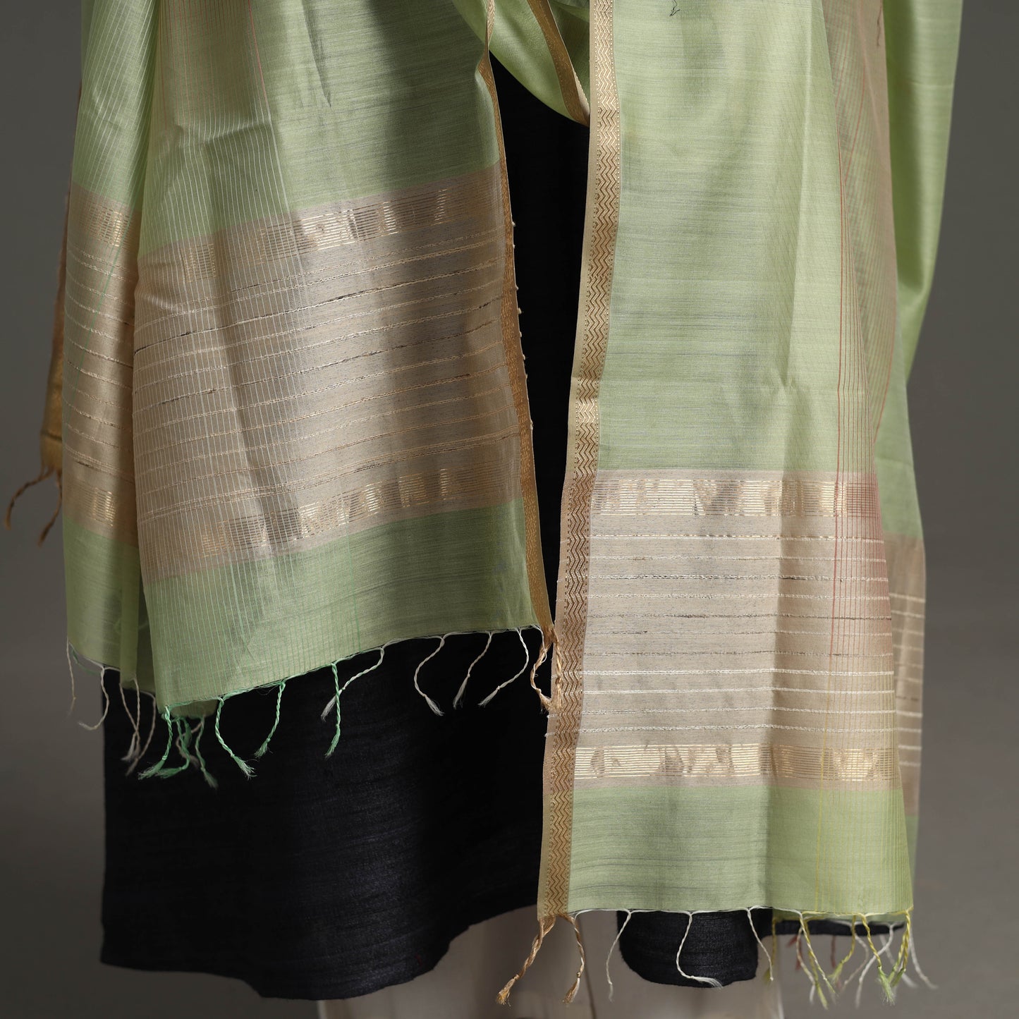 Green - handloom silk cotton zari work maheshwari dupatta