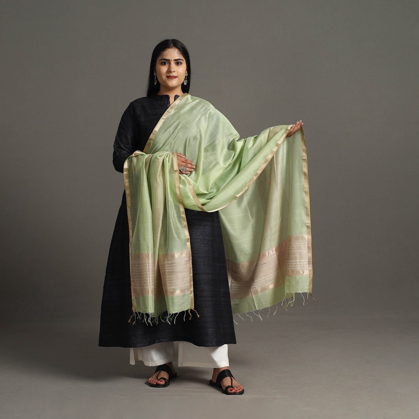 Green - handloom silk cotton zari work maheshwari dupatta