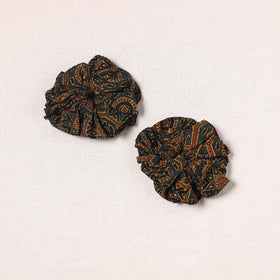 Green - handmade cotton rubber bands/scrunchies (set of 2)