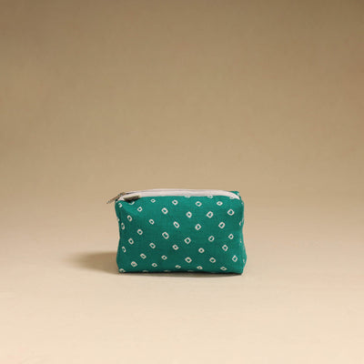 Green - handmade cotton toiletry pouch 07 - handcrafted