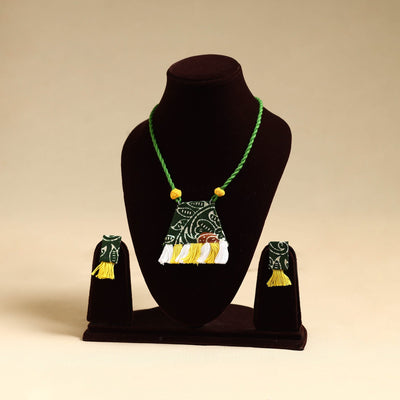 Buy Handmade Fabart Necklace Set